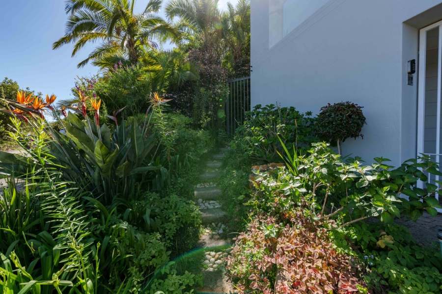 5 Bedroom Property for Sale in Signal Hill Western Cape